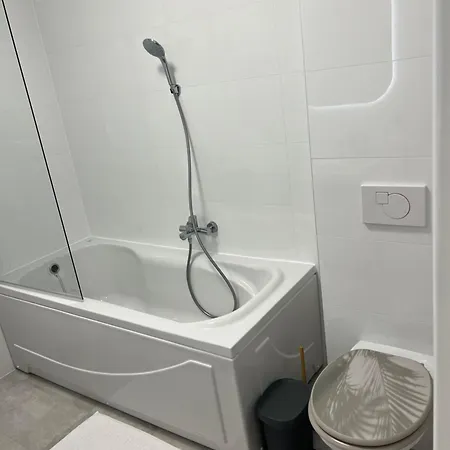 Ellenora Appartement *