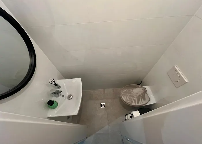 Ellenora Apartamento *