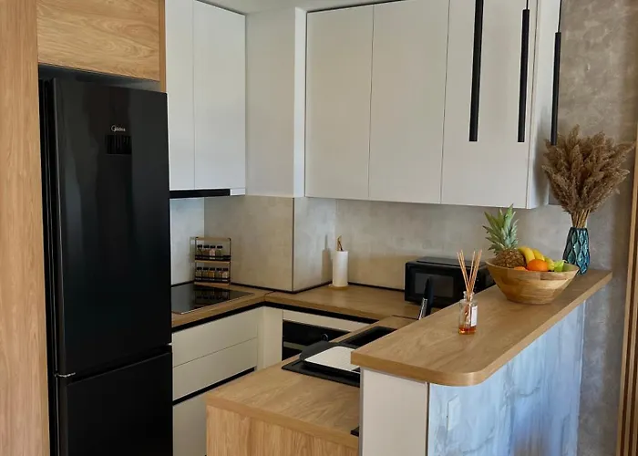 Ellenora Apartamento *