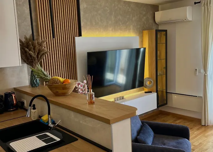 Ellenora Apartamento